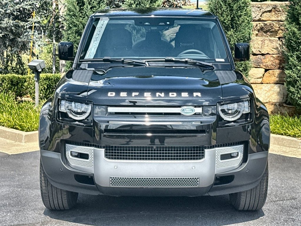 Used 2025 Land Rover Defender 110 S image 7