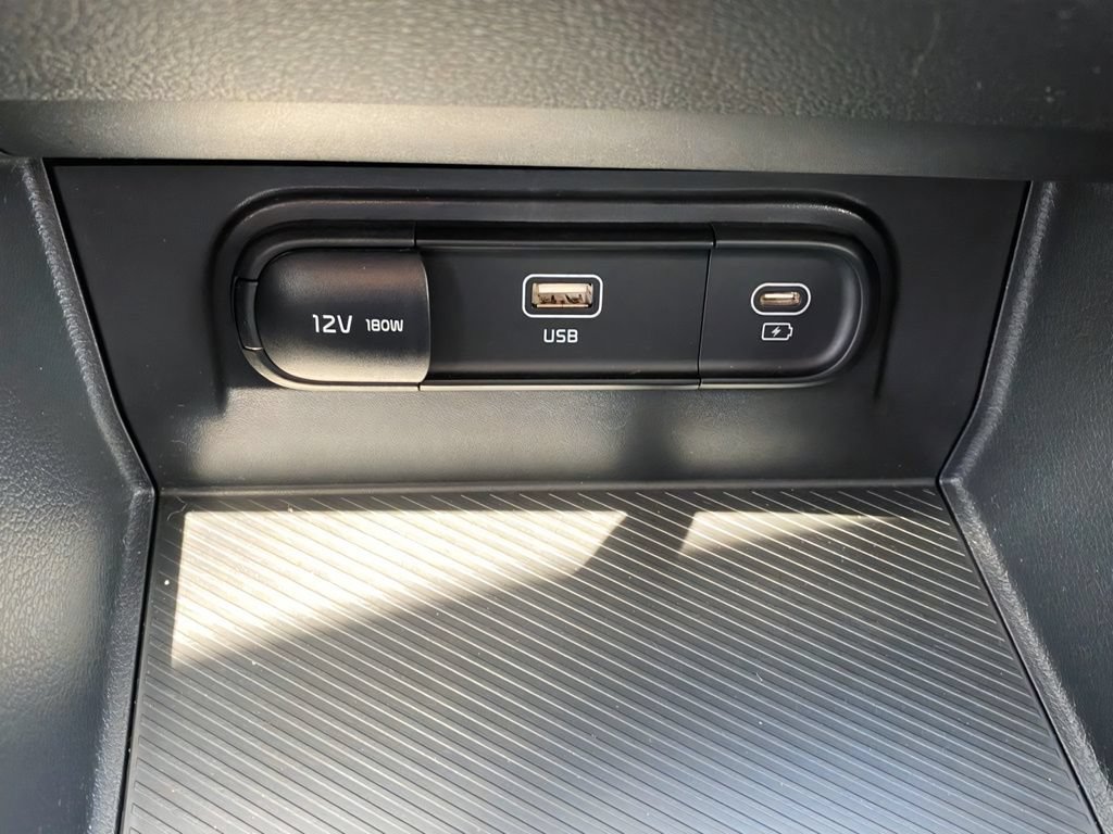 Used 2025 Kia Sportage LX FWD image 23