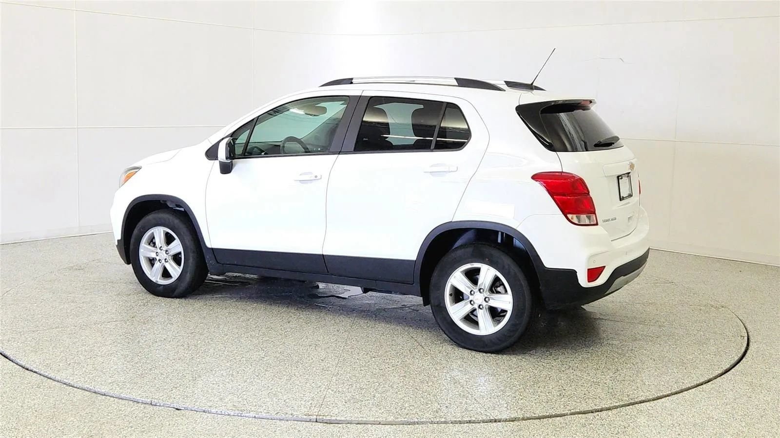 Used 2022 Chevrolet Trax LT w/ Driver Confidence Package AWD/4WD image 5