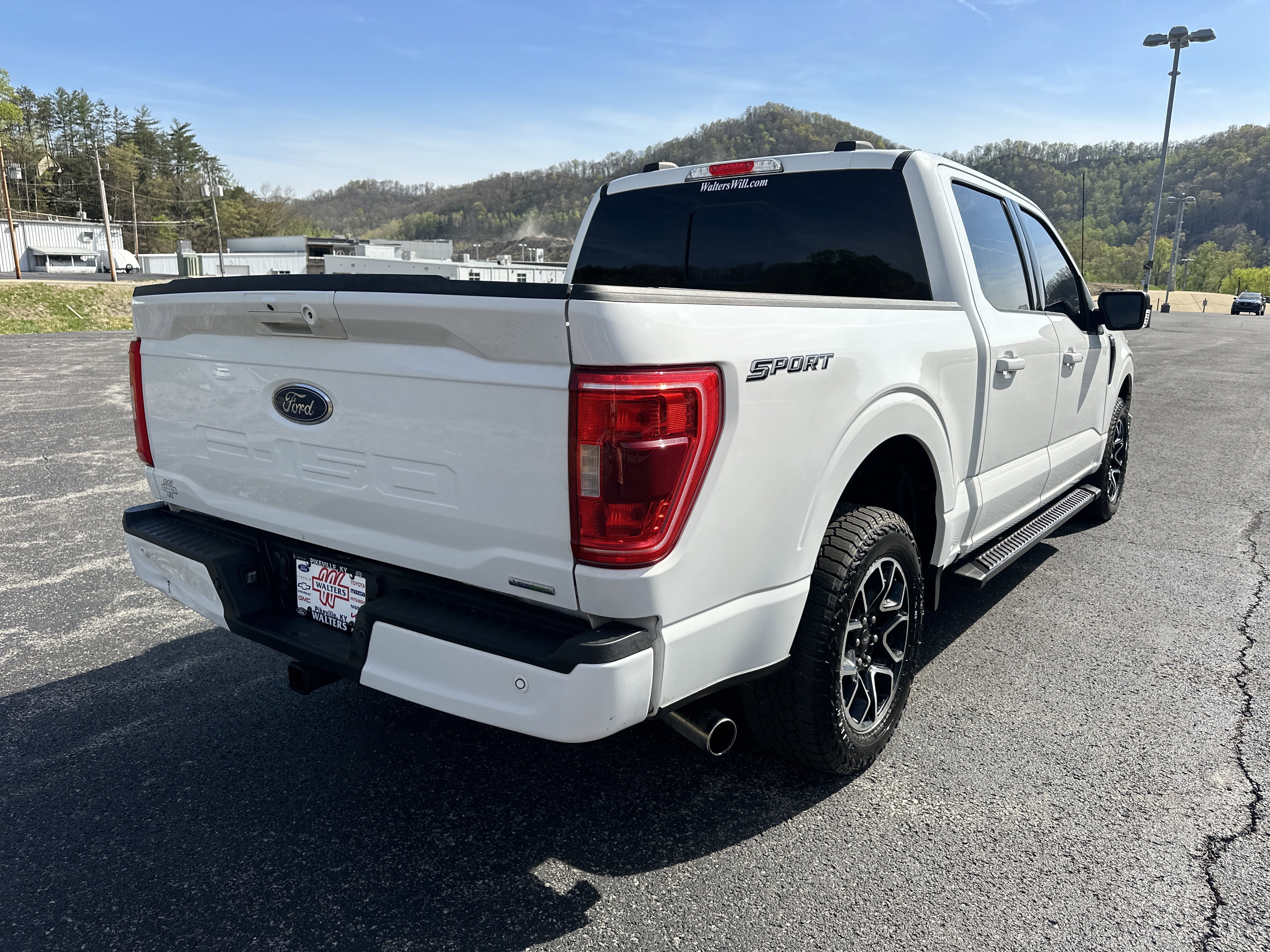 Used 2022 Ford F150 XLT w/ Equipment Group 302A High RWD image 2
