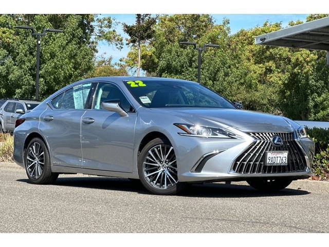 Certified 2022 Lexus ES 300h w/ Premium Package FWD image 2