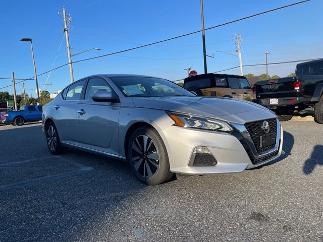 Used 2022 Nissan Altima 2.5 SV image 2