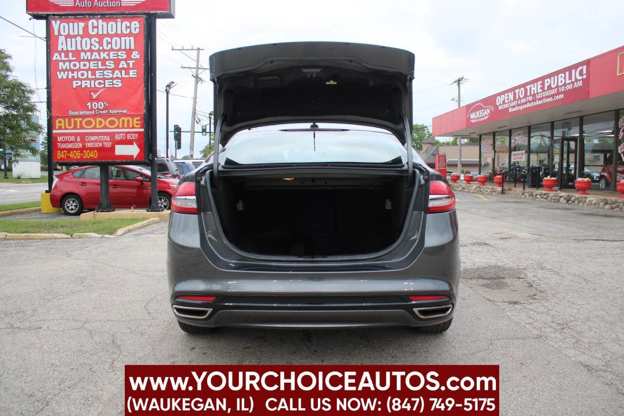 Used 2017 Ford Fusion SE image 15