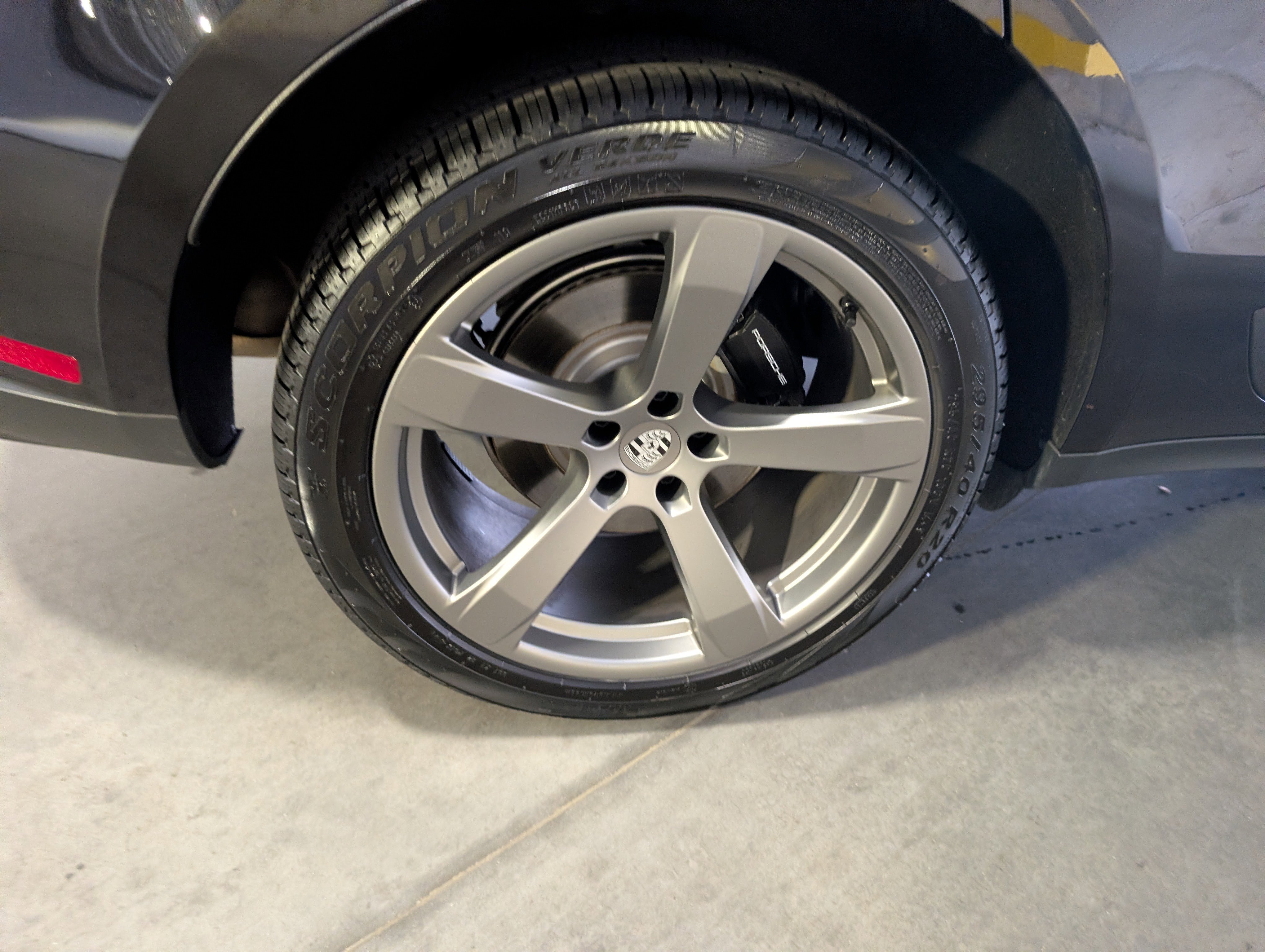 Certified 2025 Porsche Macan image 17