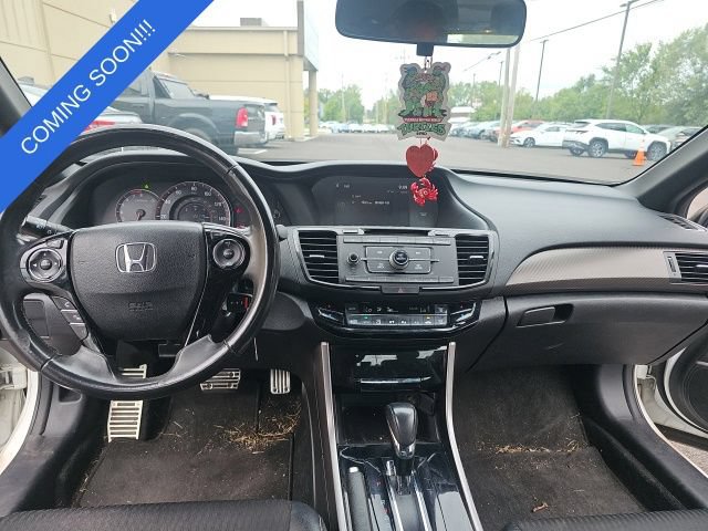 Used 2017 Honda Accord Sport image 9