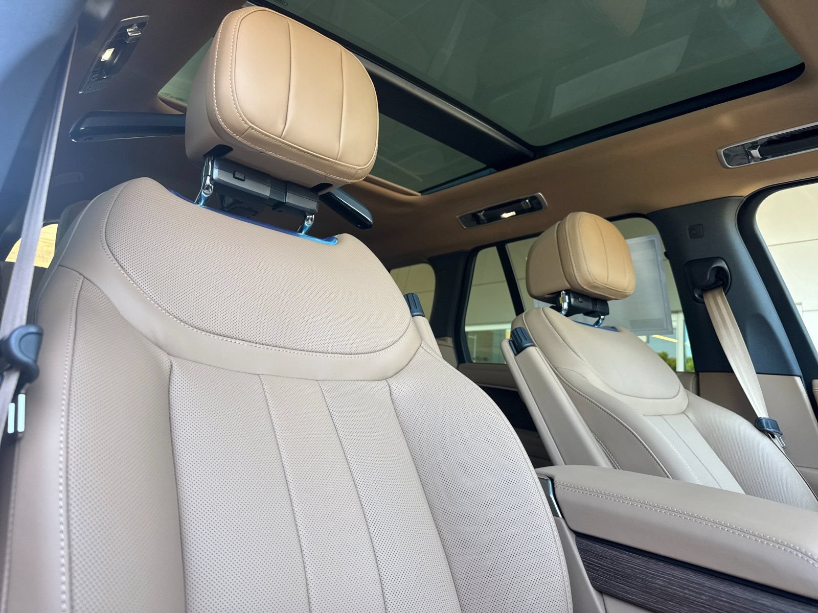 New 2026 Land Rover Range Rover SE AWD/4WD image 17