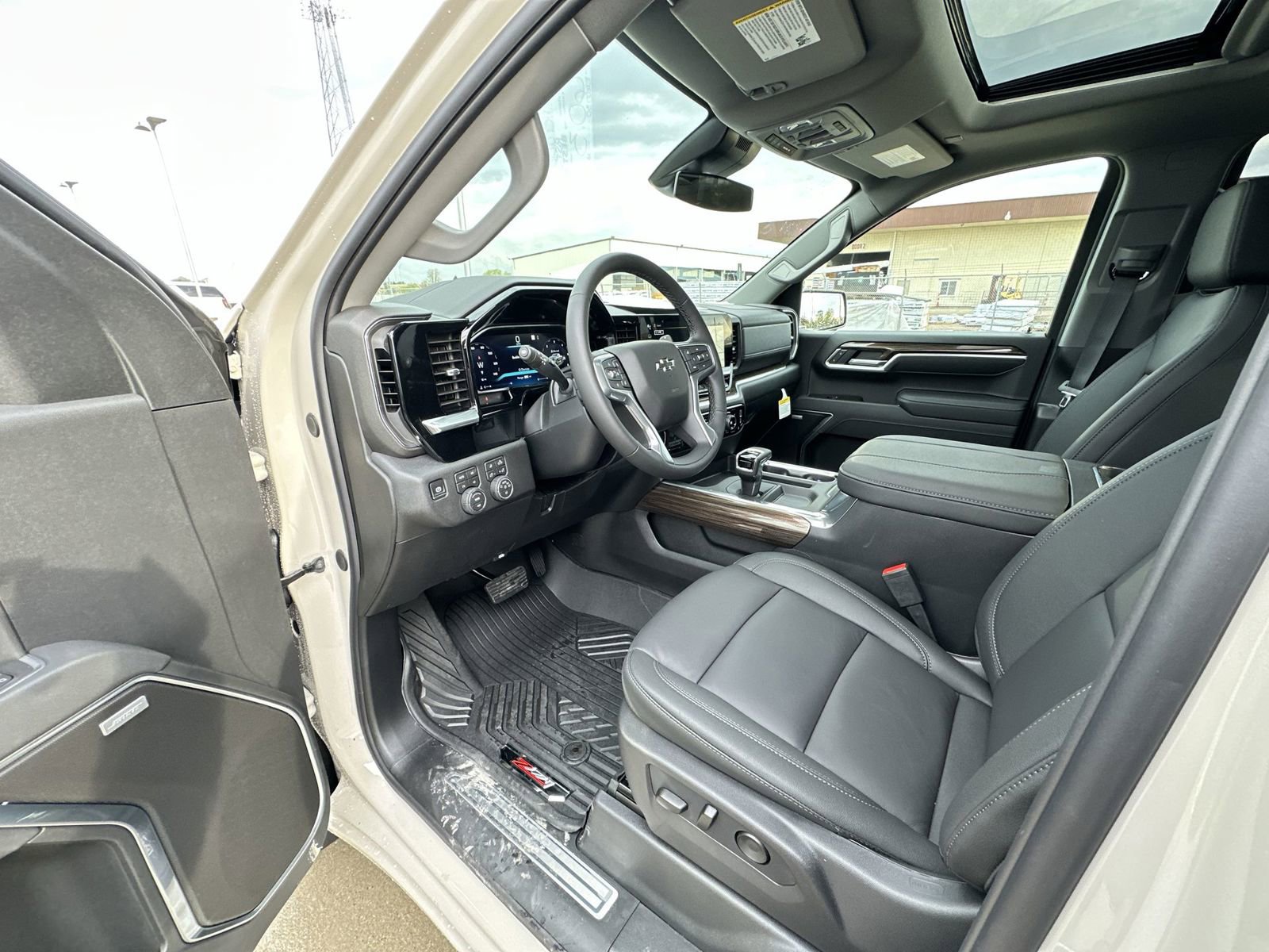 New 2026 Chevrolet Silverado 1500 RST w/ RST All Star Premium Package AWD/4WD image 10