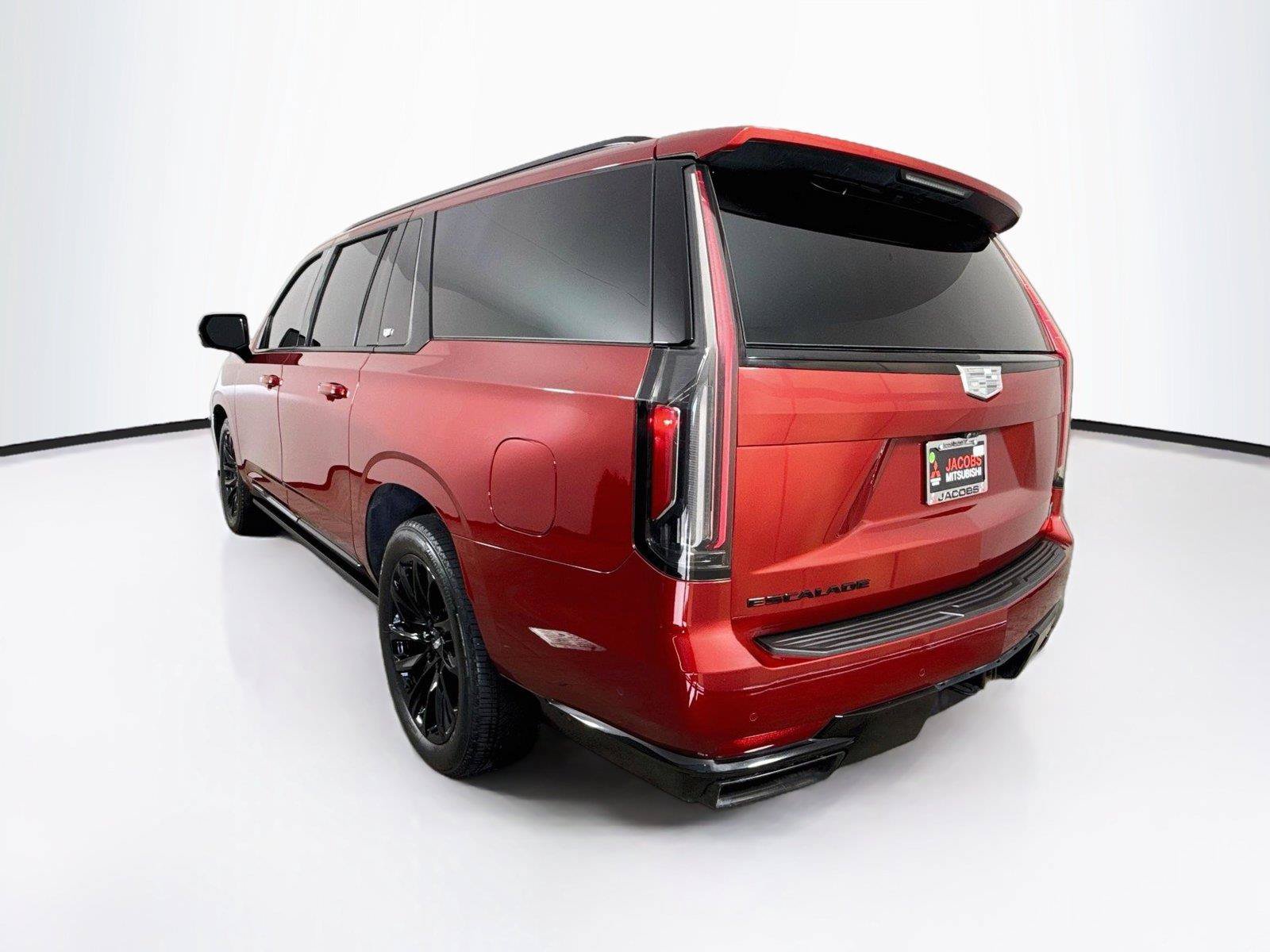 Used 2023 Cadillac Escalade ESV Sport Platinum w/ LPO, ONYX Package AWD/4WD image 3