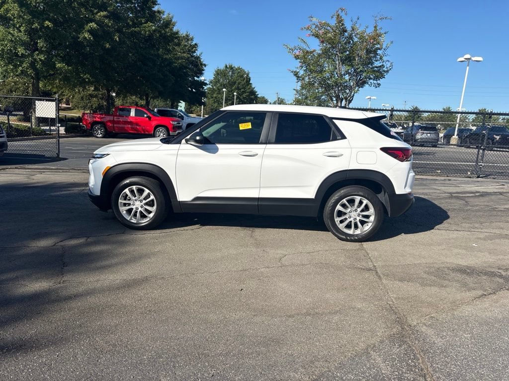Used 2024 Chevrolet TrailBlazer LS w/ LS Convenience Package FWD image 7
