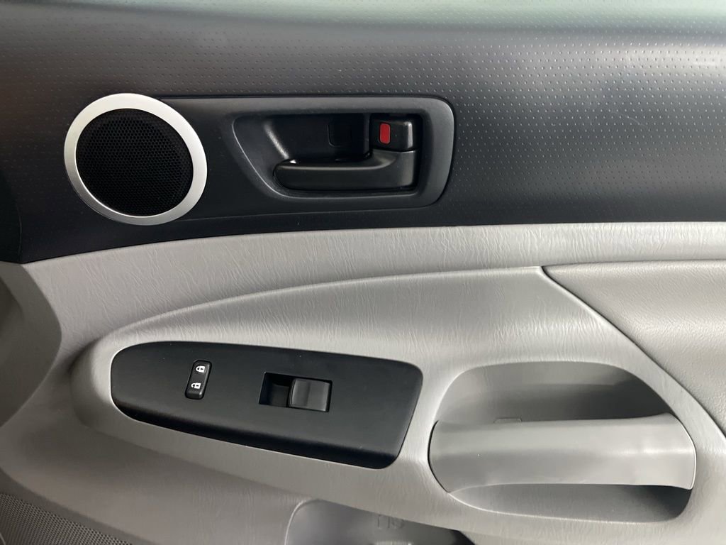 Used 2015 Toyota Tacoma PreRunner w/ SR5 Package RWD image 58