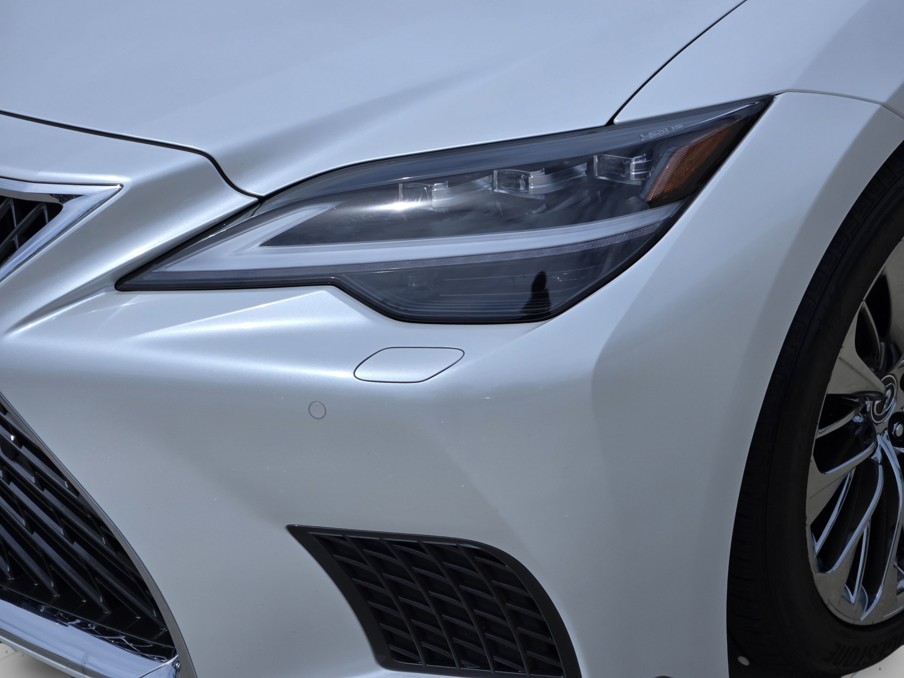 Used 2022 Lexus LS 500 w/ Interior Upgrade Package RWD image 37