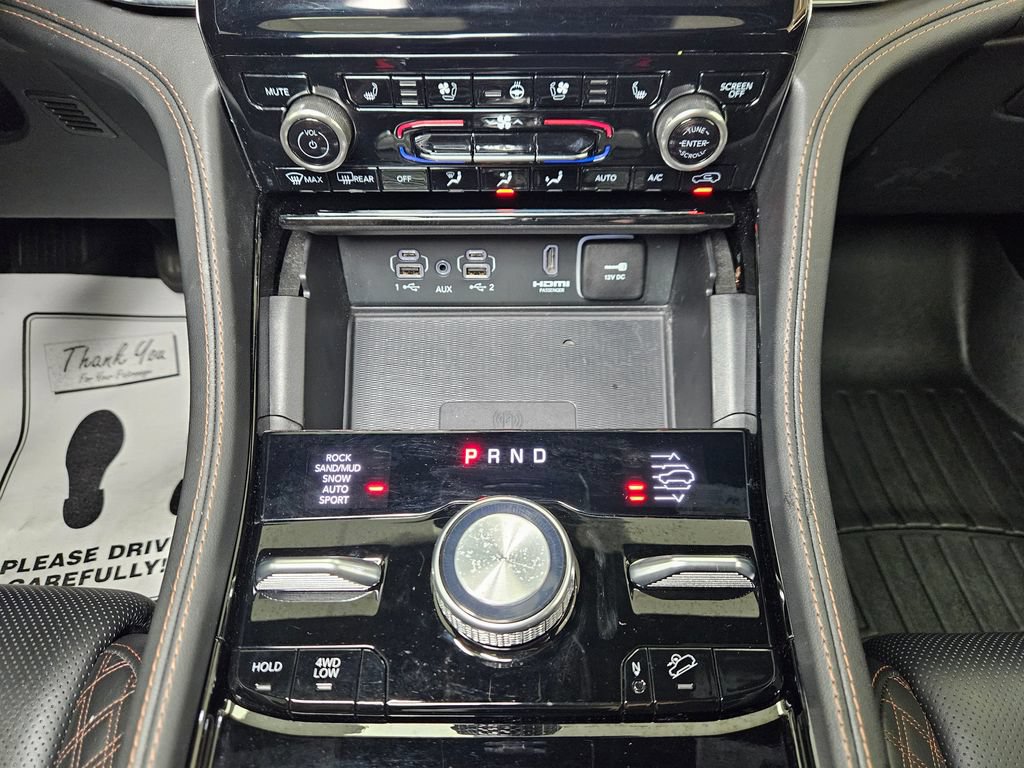 Used 2024 Jeep Grand Cherokee L Summit AWD/4WD image 17