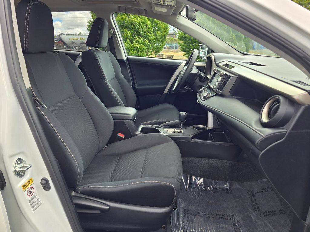 Used 2015 Toyota RAV4 XLE FWD image 19