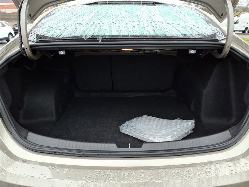 Used 2024 Chevrolet Malibu LT image 28