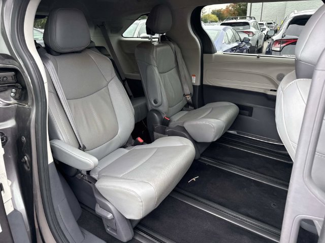 Used 2021 Toyota Sienna Limited AWD/4WD image 8