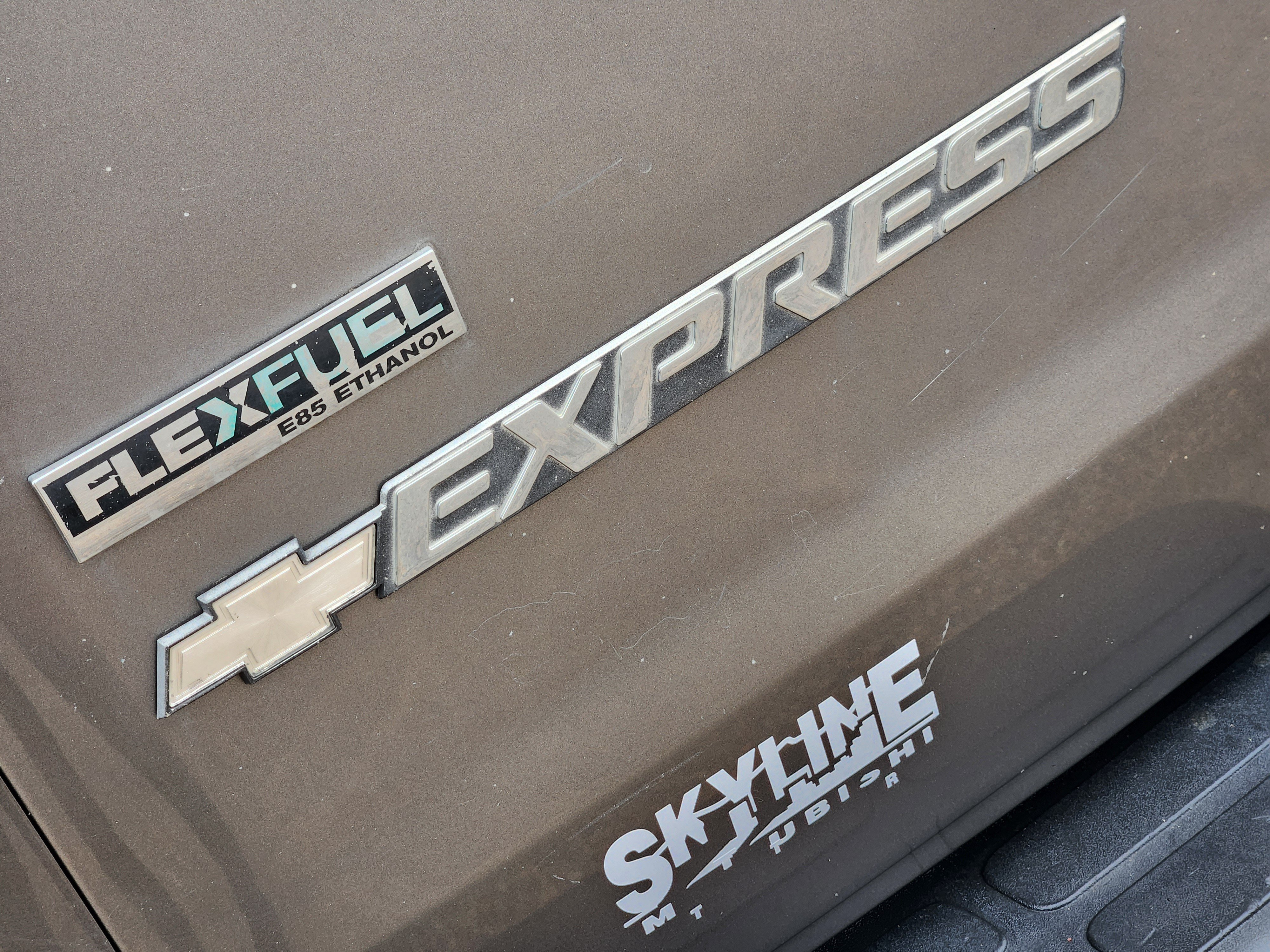 Used 2010 Chevrolet Express 2500 RWD image 8