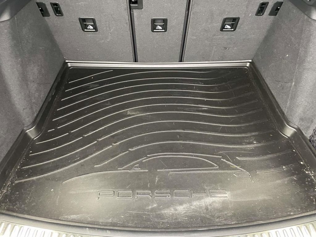 Certified 2025 Porsche Macan image 20