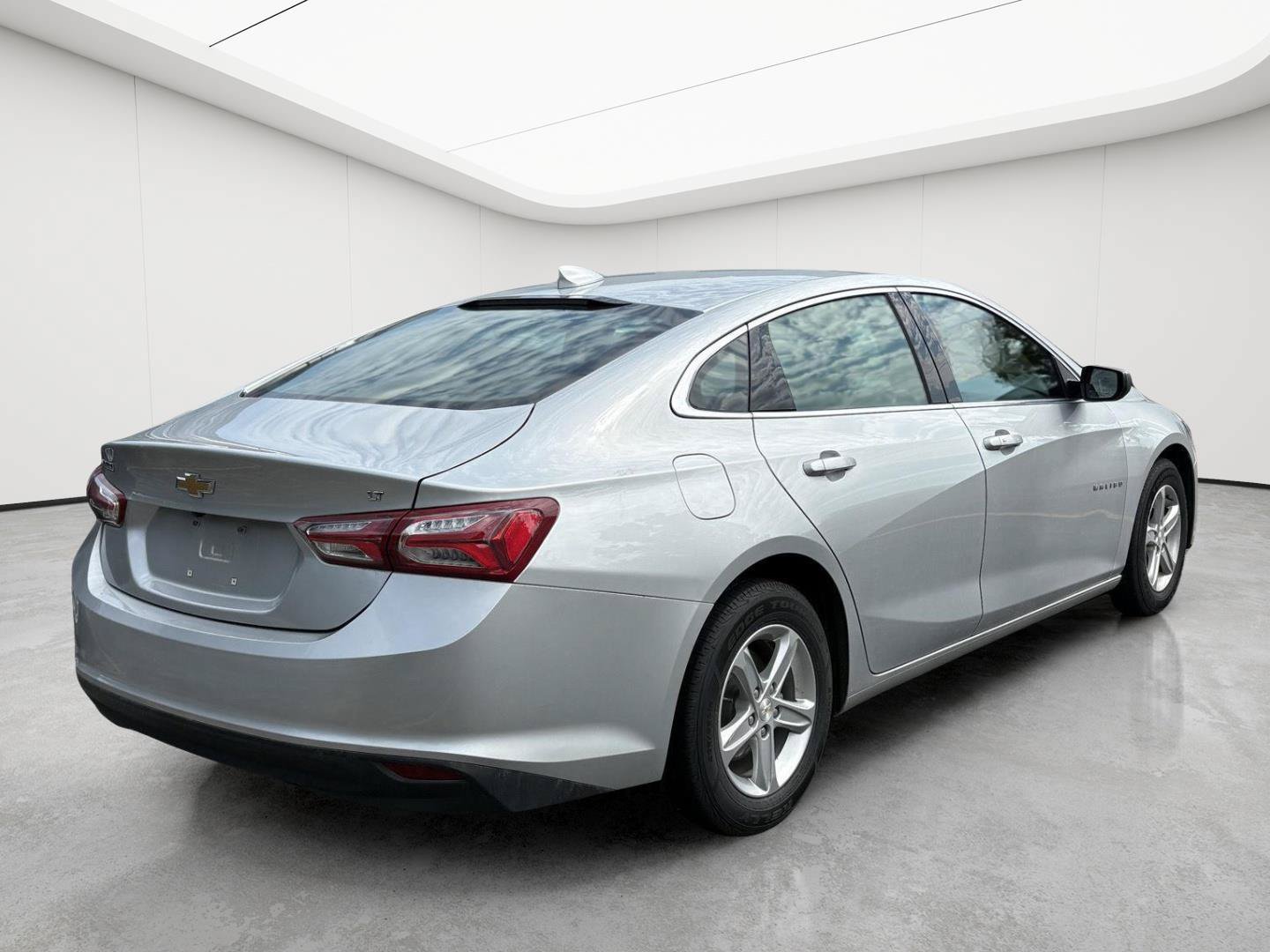 Used 2022 Chevrolet Malibu LT FWD image 5