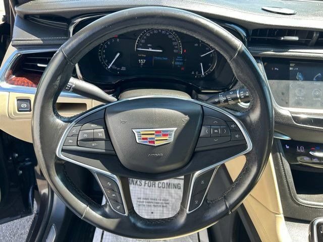 Used 2018 Cadillac XT5 Luxury w/ Driver Awareness Package AWD/4WD image 19