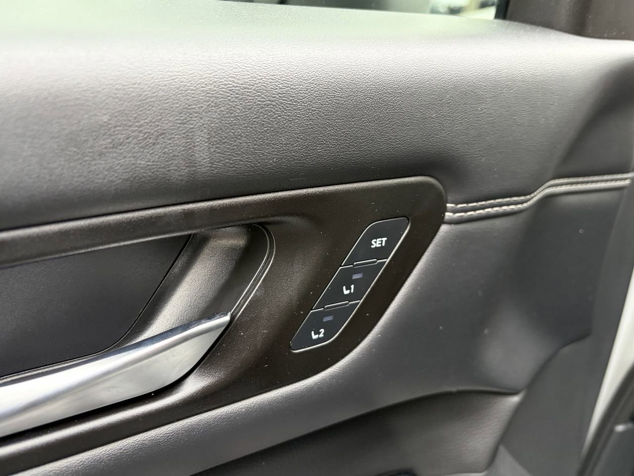 Certified 2023 Nissan Pathfinder Platinum image 26