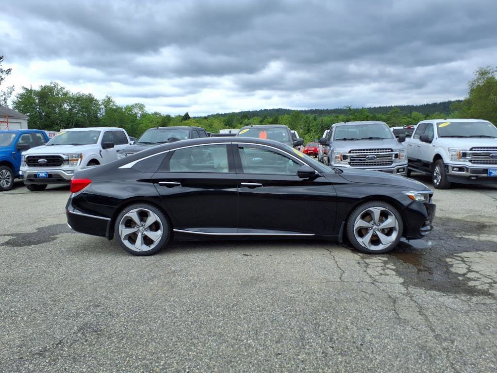 Used 2018 Honda Accord Touring image 4