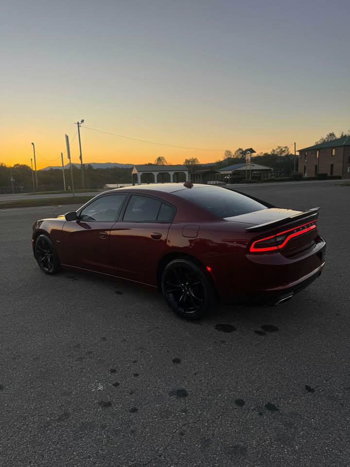 Used 2018 Dodge Charger R/T w/ Blacktop Package image 5