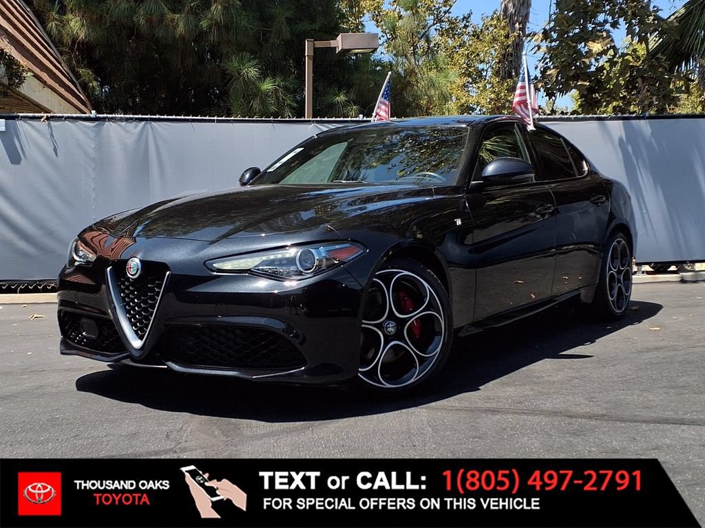 Used 2022 Alfa Romeo Giulia Ti RWD image 1