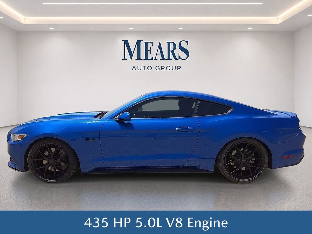 Used 2017 Ford Mustang GT RWD image 3