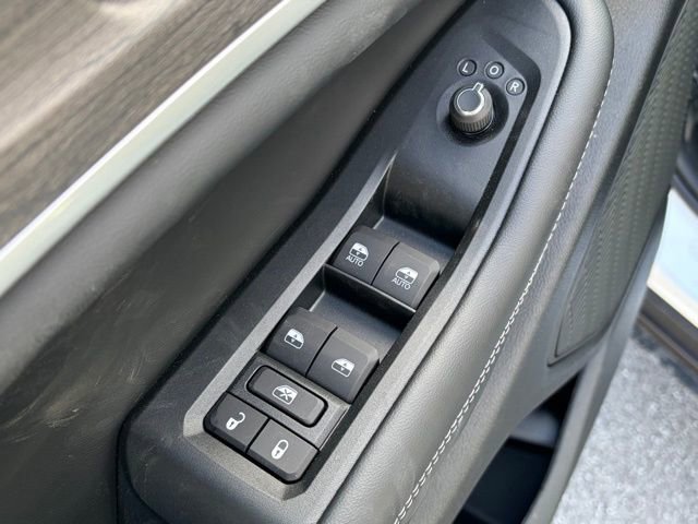 New 2026 Jeep Grand Cherokee Altitude image 13