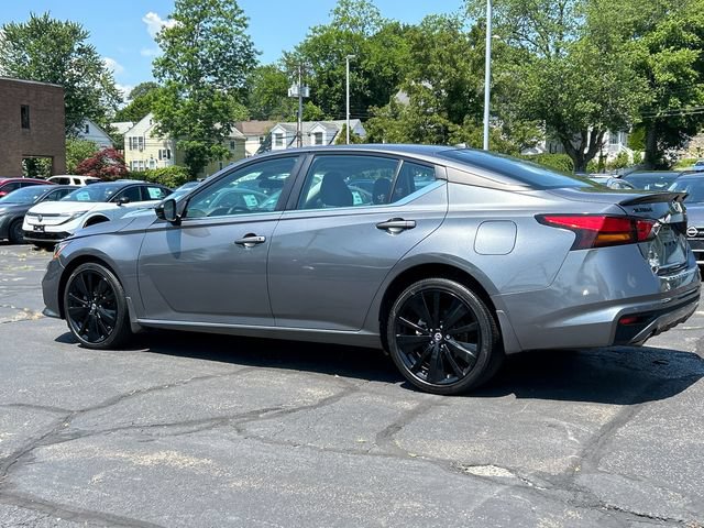 Certified 2022 Nissan Altima 2.5 SR w/ Midnight Edition Package AWD/4WD image 4