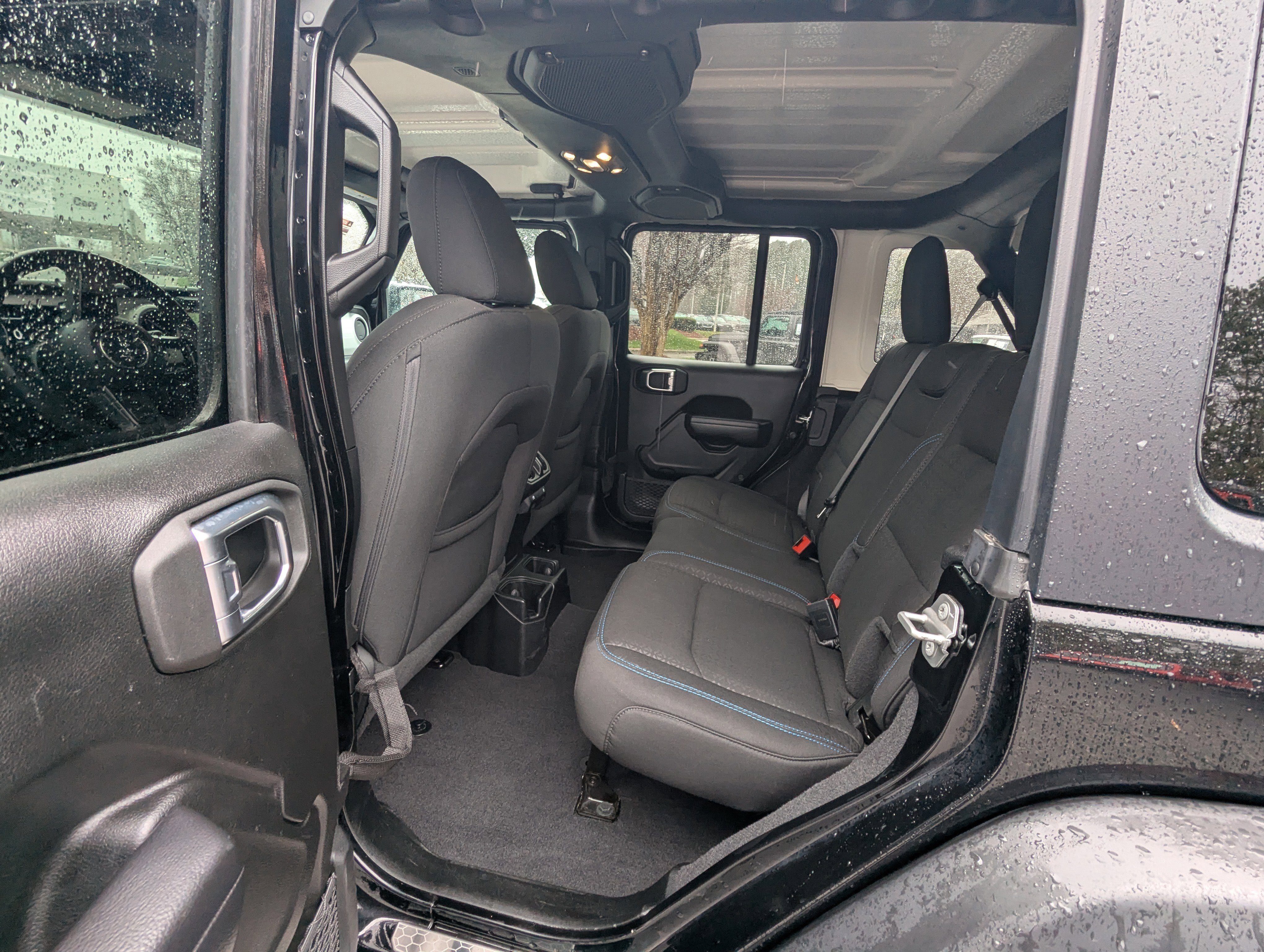 Used 2021 Jeep Wrangler Islander image 11