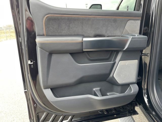 Used 2024 Ford F250 Platinum image 31