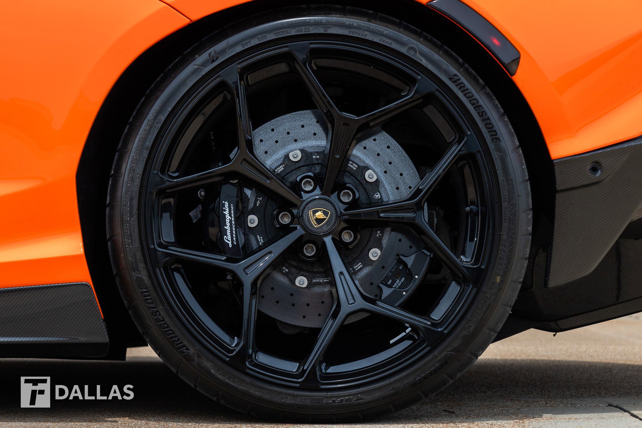 Used 2024 Lamborghini Revuelto AWD/4WD image 9