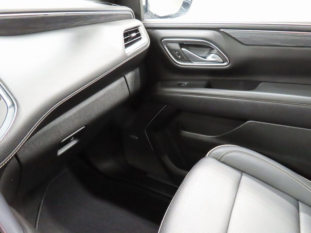 Used 2024 GMC Yukon XL SLT w/ SLT Premium Package image 24