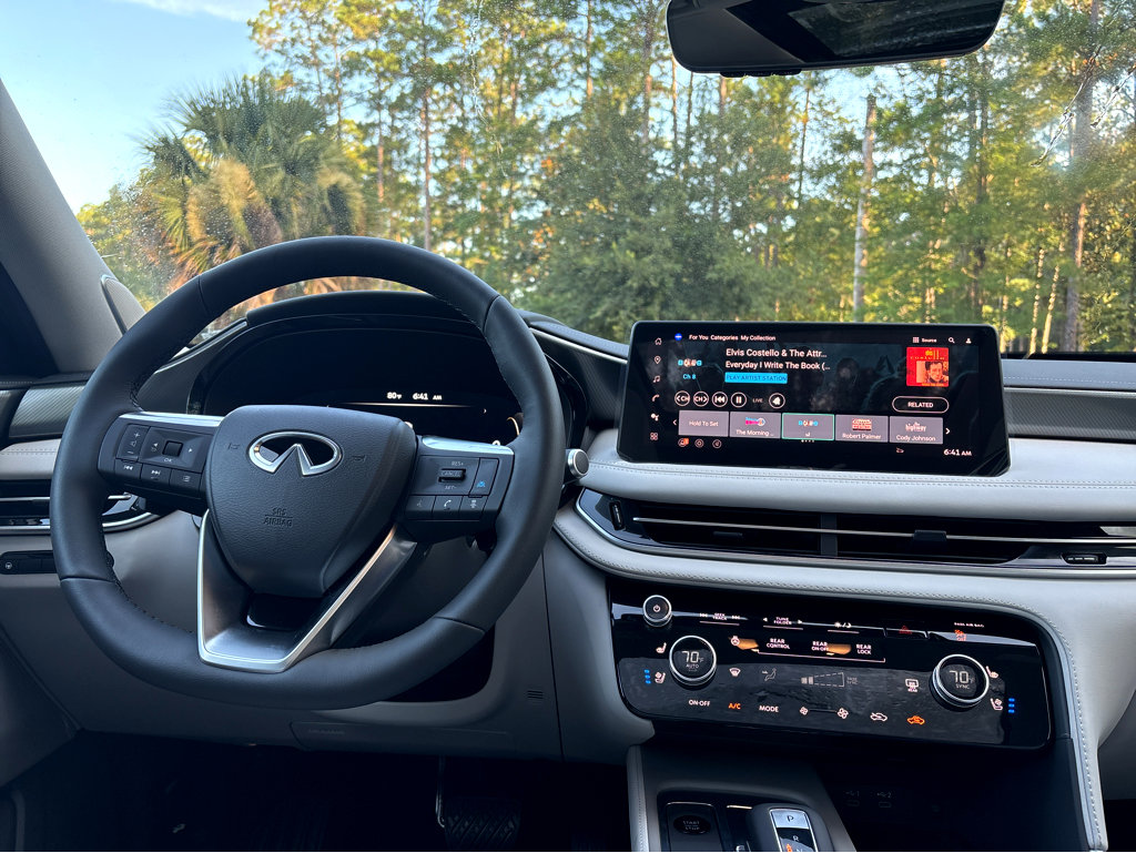 New 2026 INFINITI QX60 Luxe w/ Cargo Package image 4