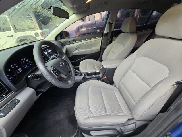 Used 2017 Hyundai Elantra SE FWD image 4