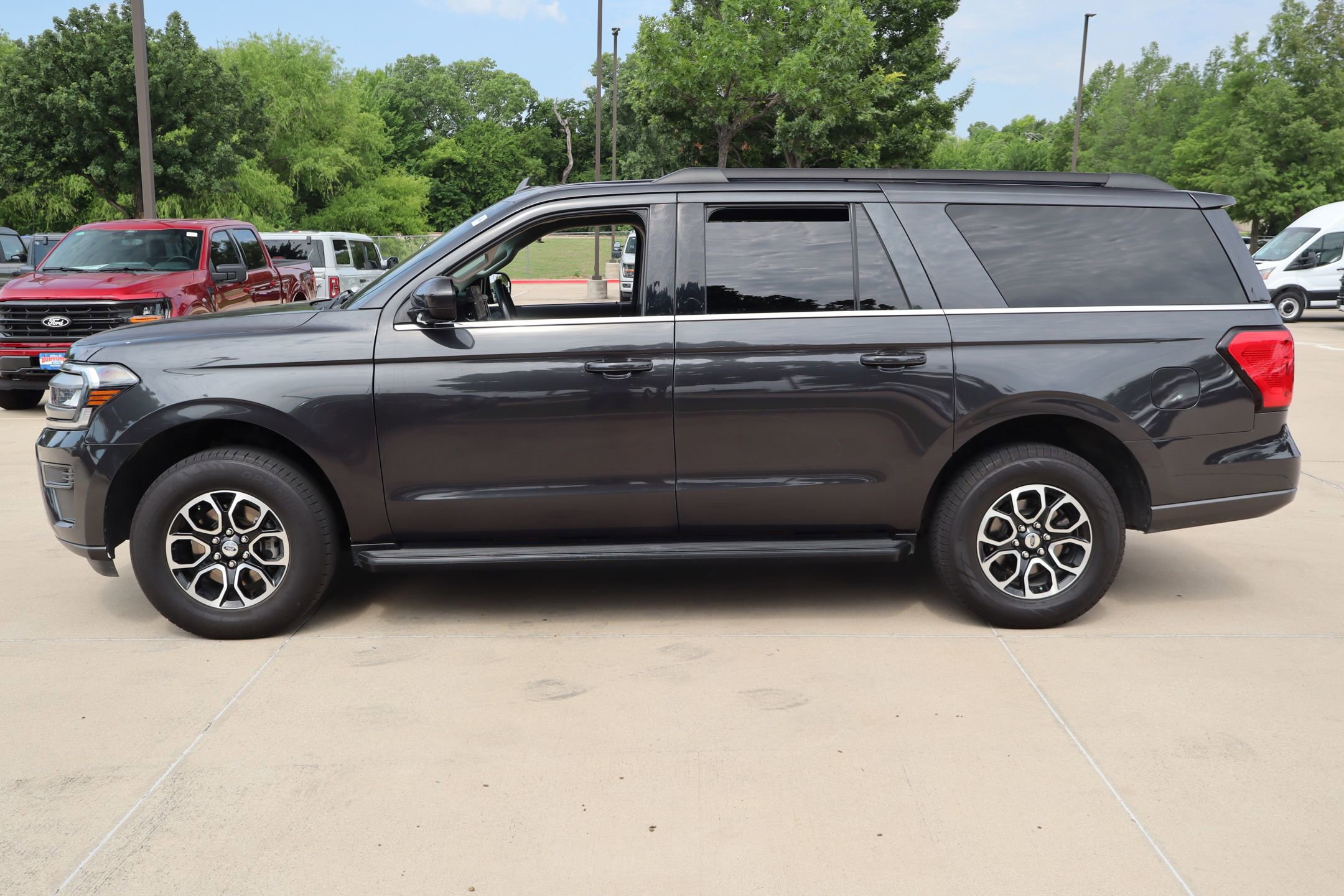 Certified 2024 Ford Expedition Max XLT AWD/4WD image 7