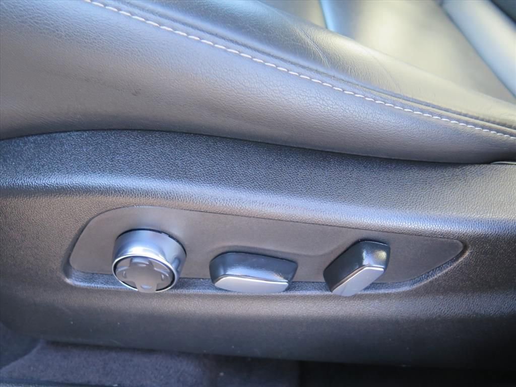 Used 2024 Cadillac XT4 Premium Luxury image 11