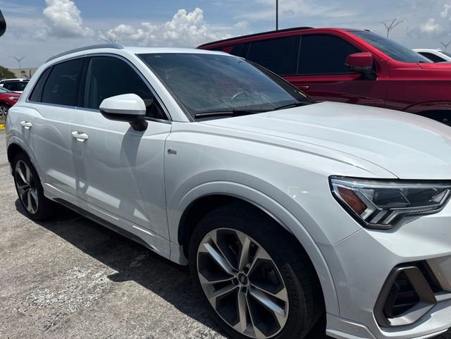 Used 2020 Audi Q3 2.0T Premium Plus w/ Premium Plus Package AWD/4WD image 7