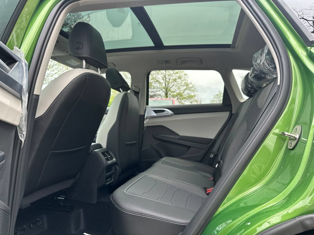 New 2026 Volkswagen Taos SE AWD/4WD image 13