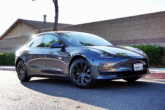 Used 2023 Tesla Model 3 Standard Range RWD image 2