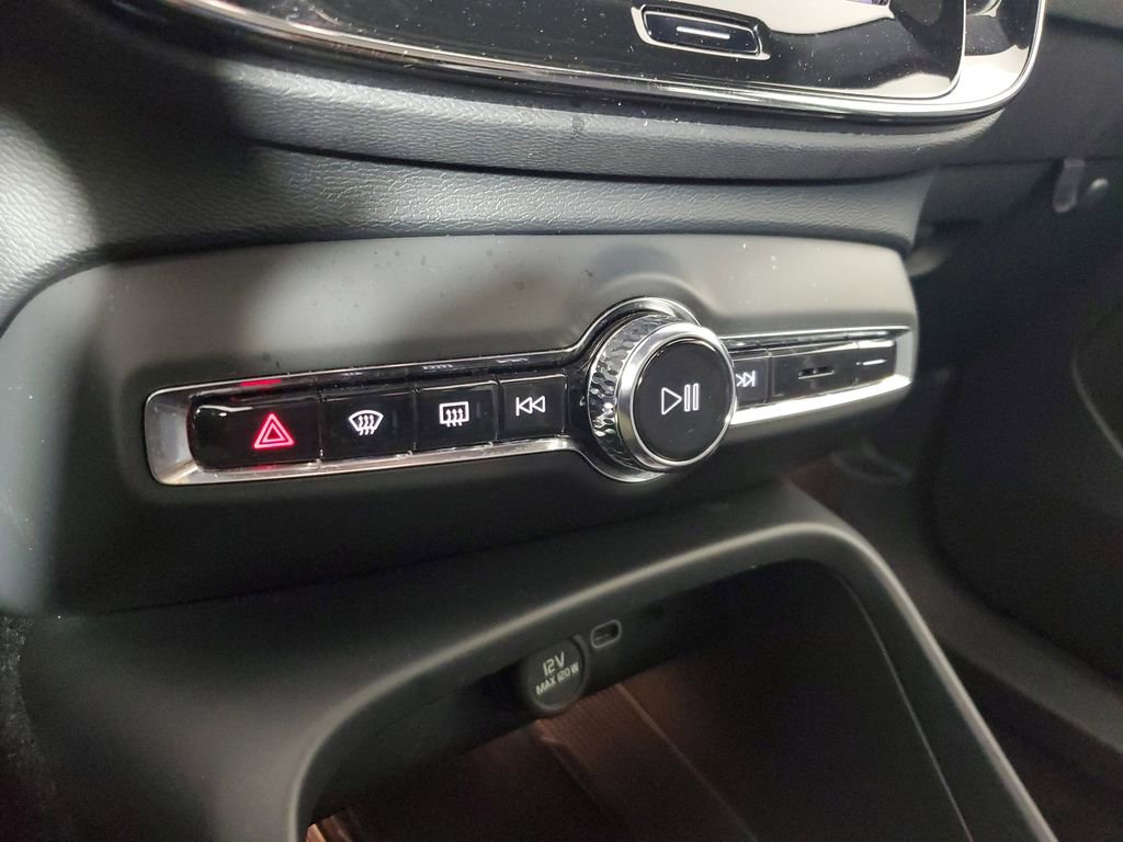 Used 2023 Volvo C40 P8 Recharge Plus image 33