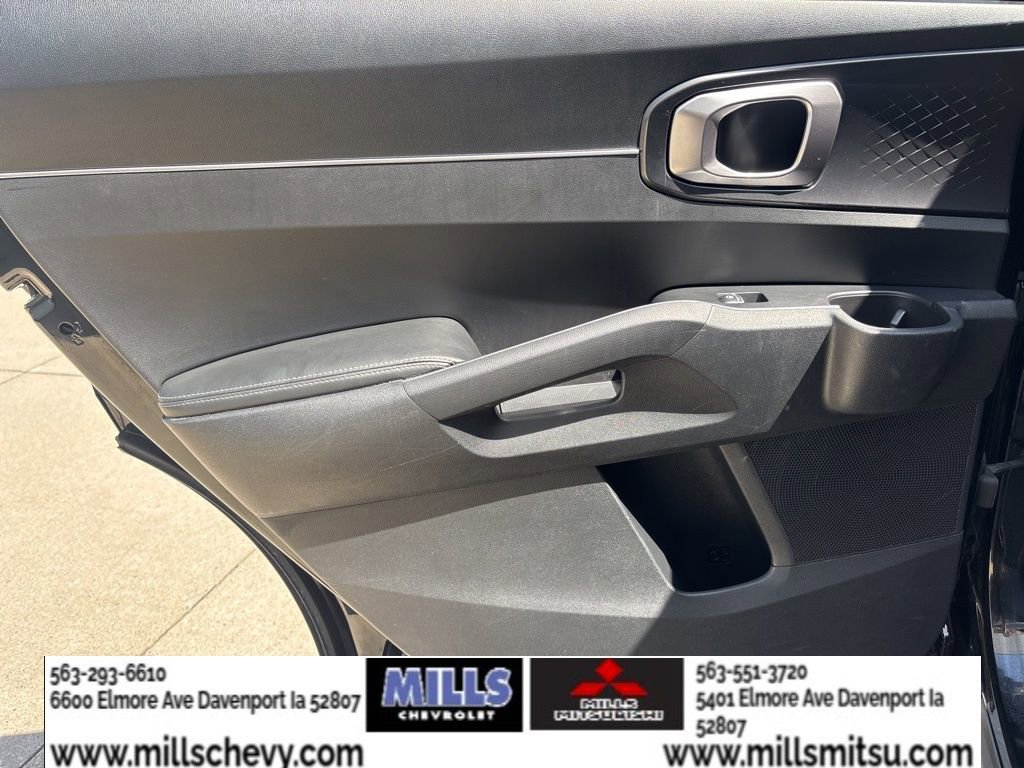 Used 2021 Kia Sorento LX image 11