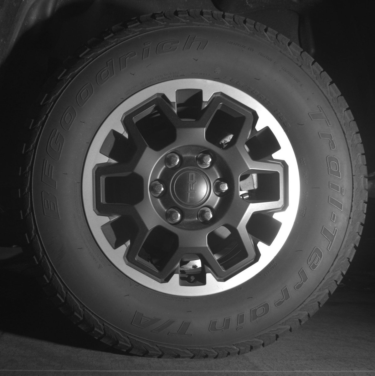 Used 2025 Toyota Tacoma TRD Off-Road AWD/4WD image 11