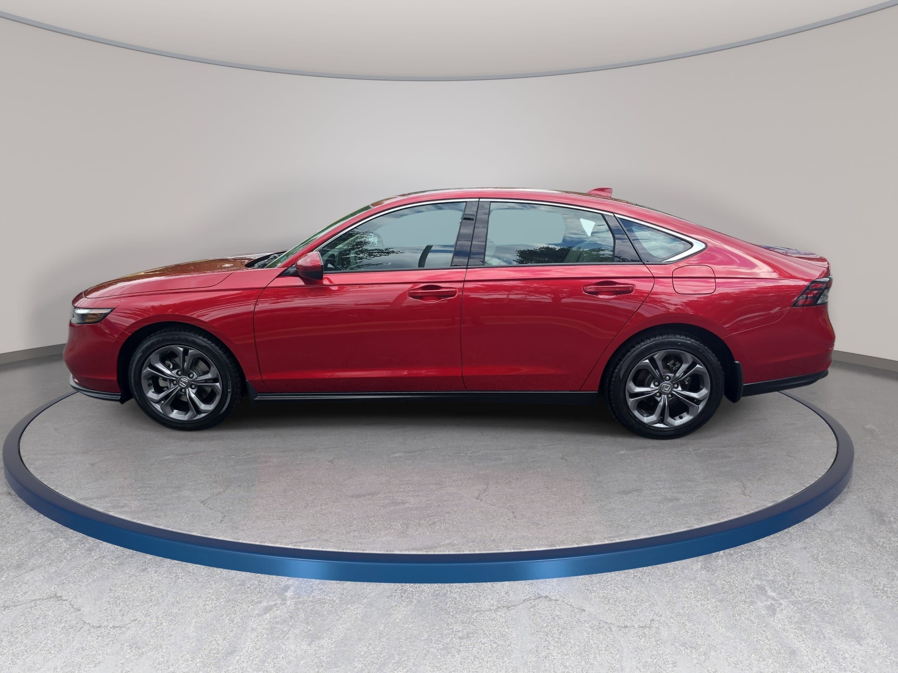 Used 2023 Honda Accord EX image 8