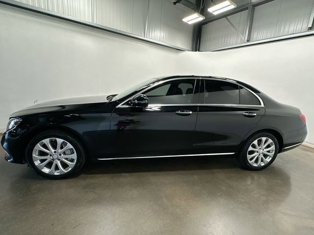 Used 2017 Mercedes-Benz E 300 4MATIC w/ Premium 2 Package video 2