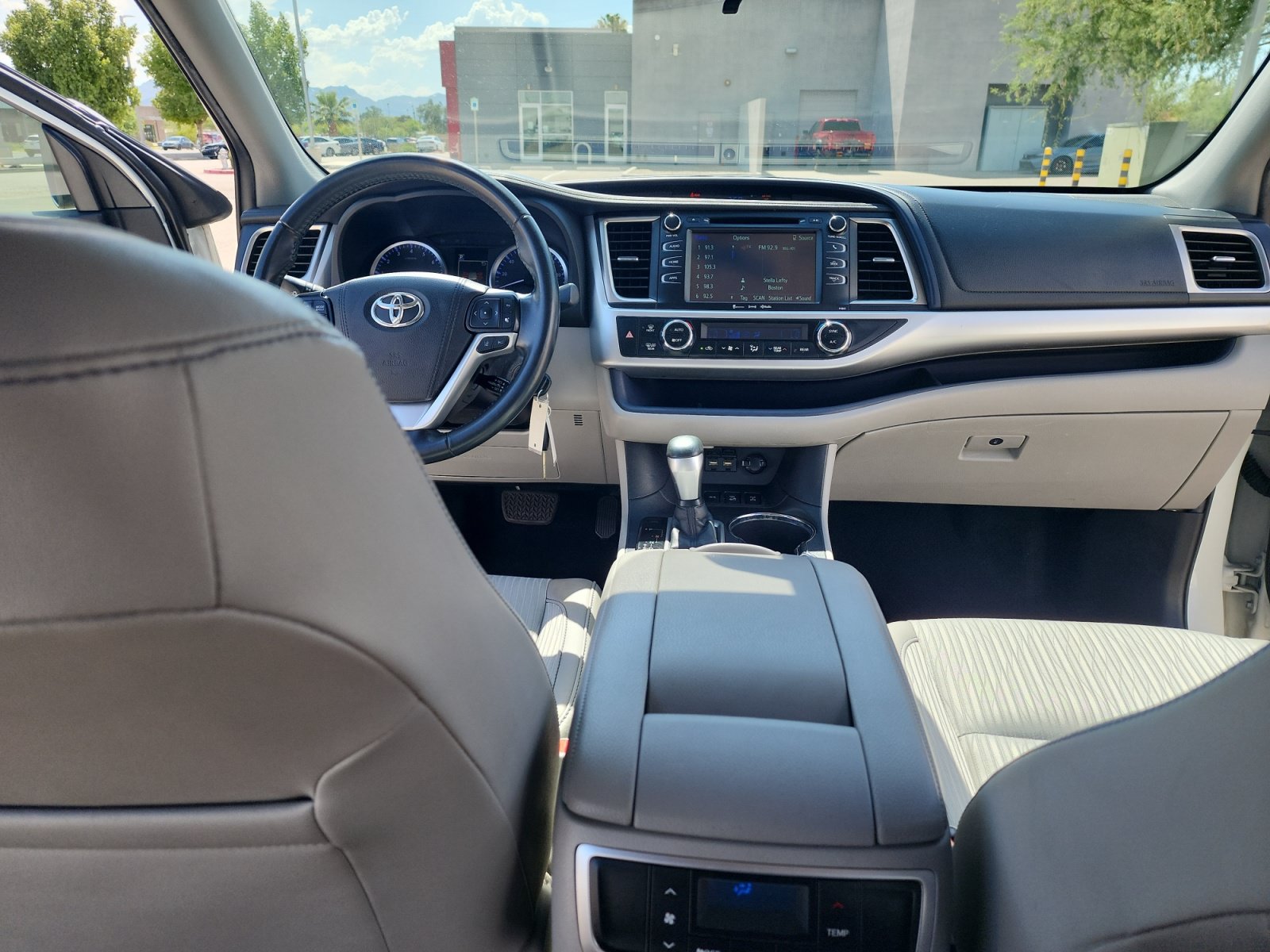 Used 2019 Toyota Highlander Plus AWD/4WD image 20
