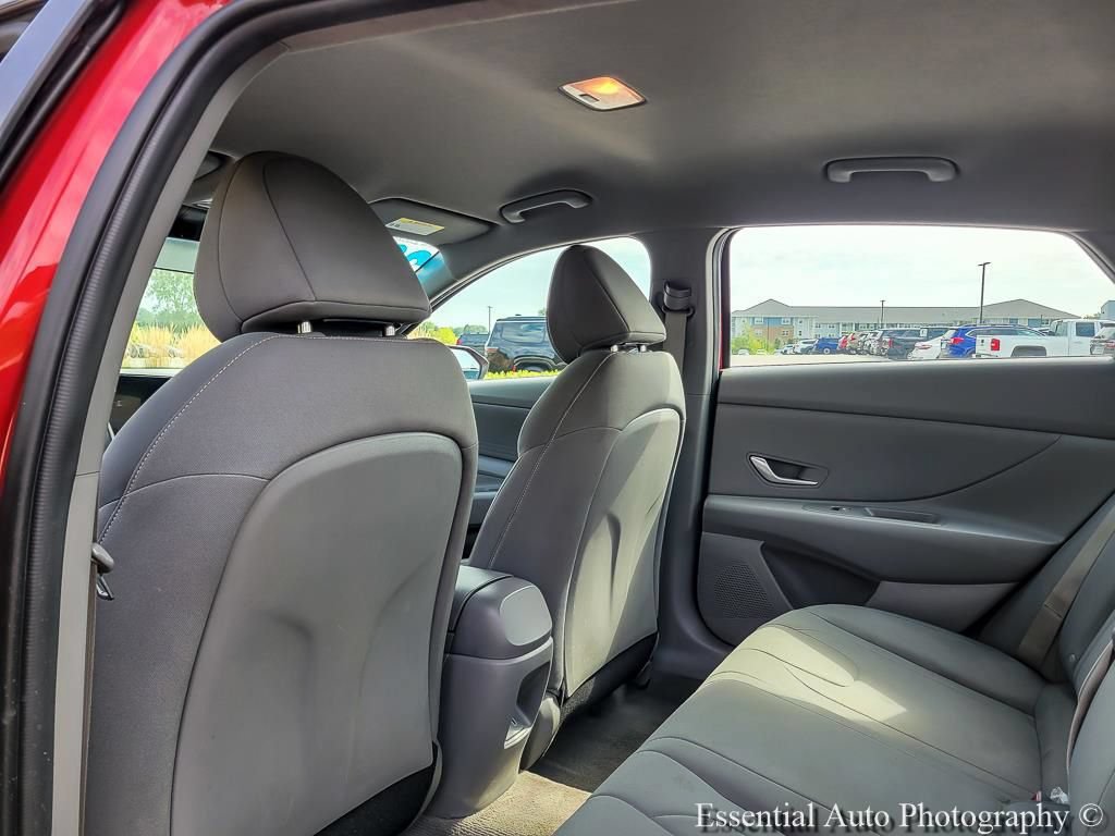 Used 2024 Hyundai Elantra SEL FWD image 11