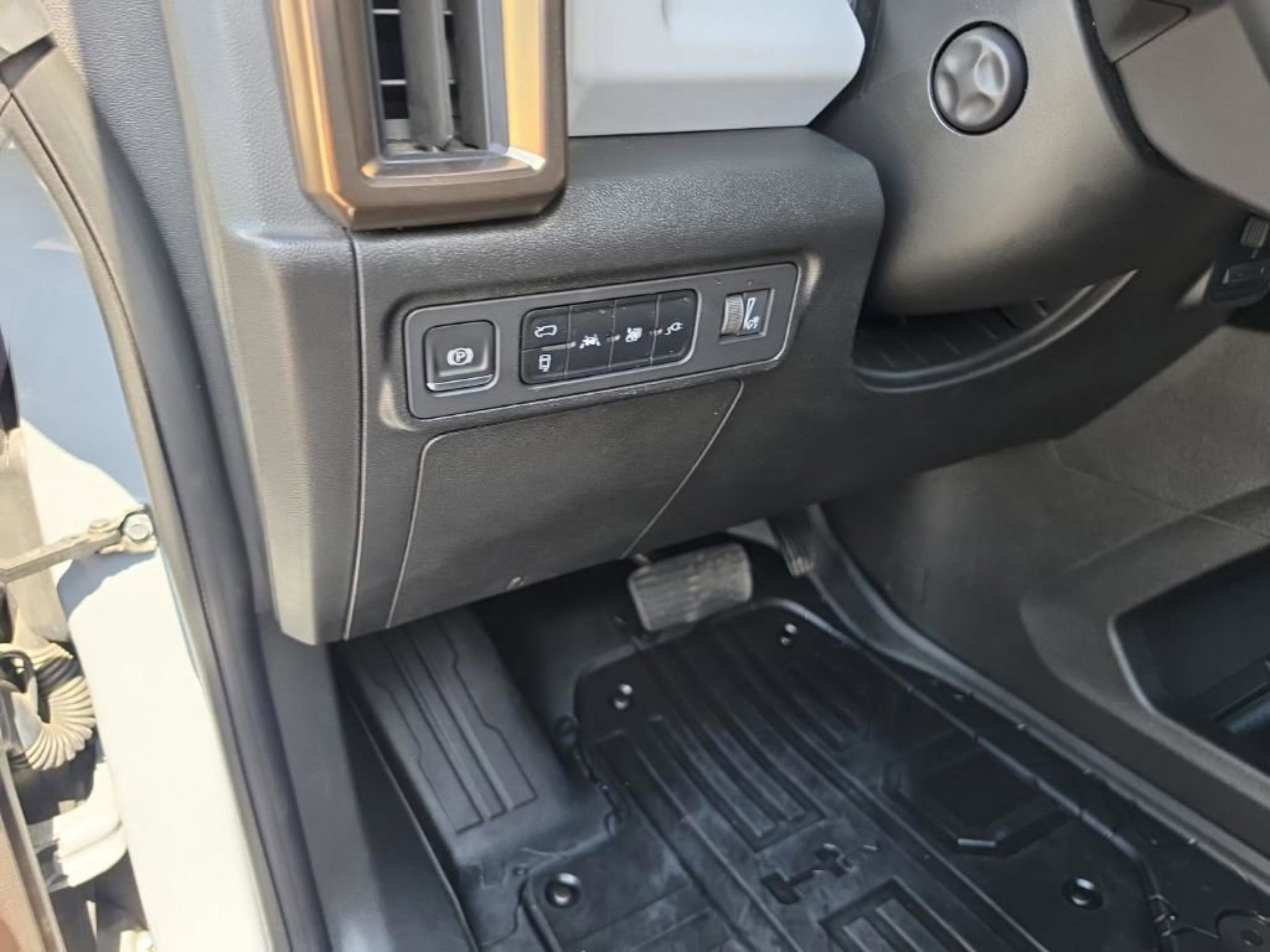 Used 2024 GMC Hummer EV 3X AWD/4WD image 15