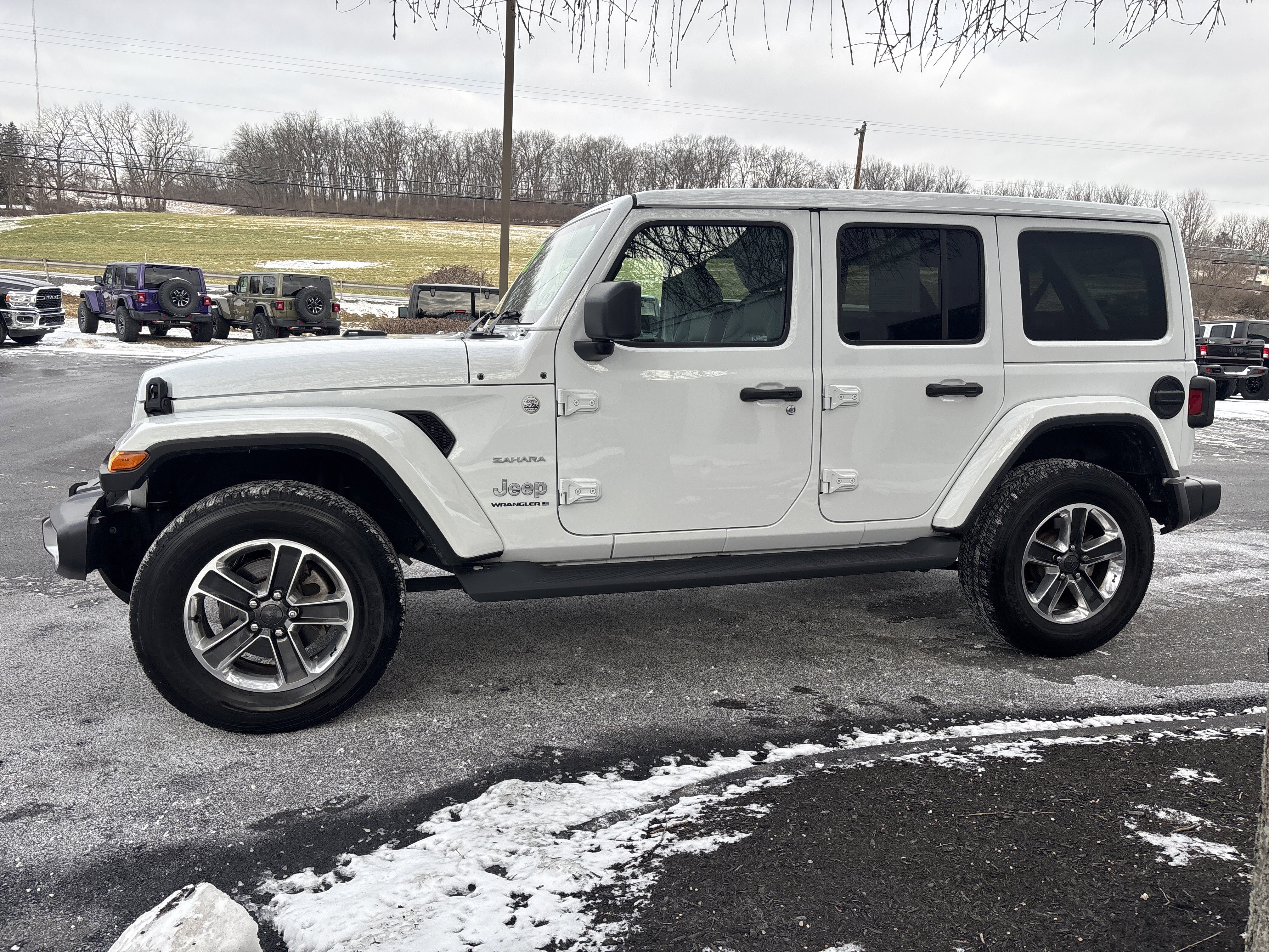 Used 2023 Jeep Wrangler Sahara w/ Cold Weather Group image 7